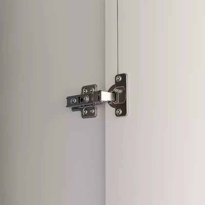 Armadio a due ante bianco e minimalista con sezione appendiabiti e contenitori organizzati