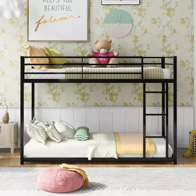 Letto a castello basso in metallo con scala e ringhiera, dimensioni standard – Struttura letto a castello salvaspazio per bambini