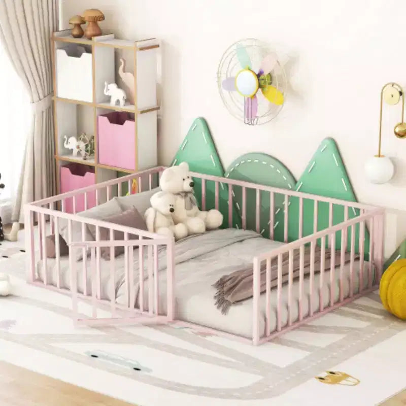 Struttura Letto Matrimoniale in Metallo Rosa con Recinzione e Porta