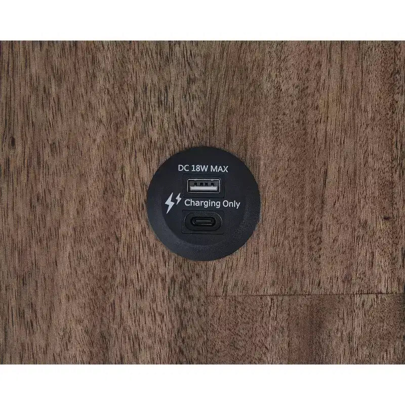 Tavolino Comodino Modern Farmhouse con Ricarica USB-A e USB-C, Cassetto e Ripiano Aperto – Nero e Marrone