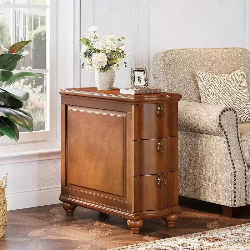 Tavolino laterale stretto sottile in legno a 3 cassetti, comodino completamente assemblato per camera da letto e soggiorno – Marrone Noce